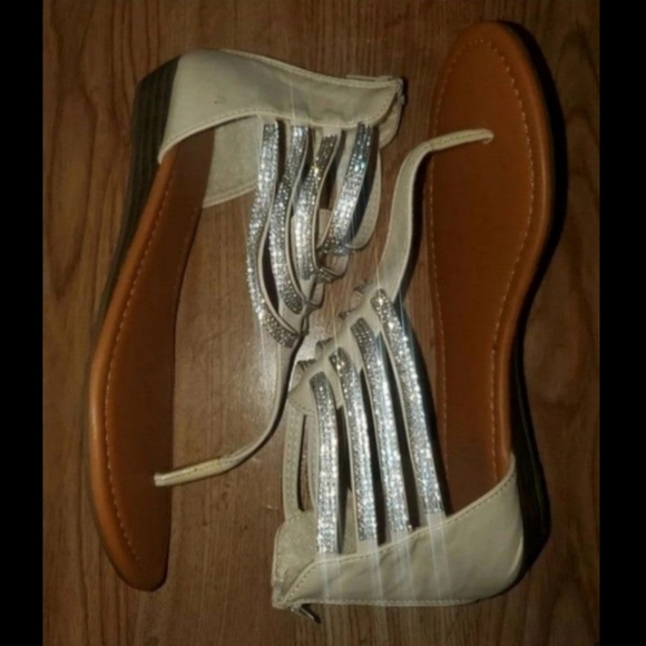 ♥︎New Rhinestone Sandals♥︎ - Picture 2 of 10